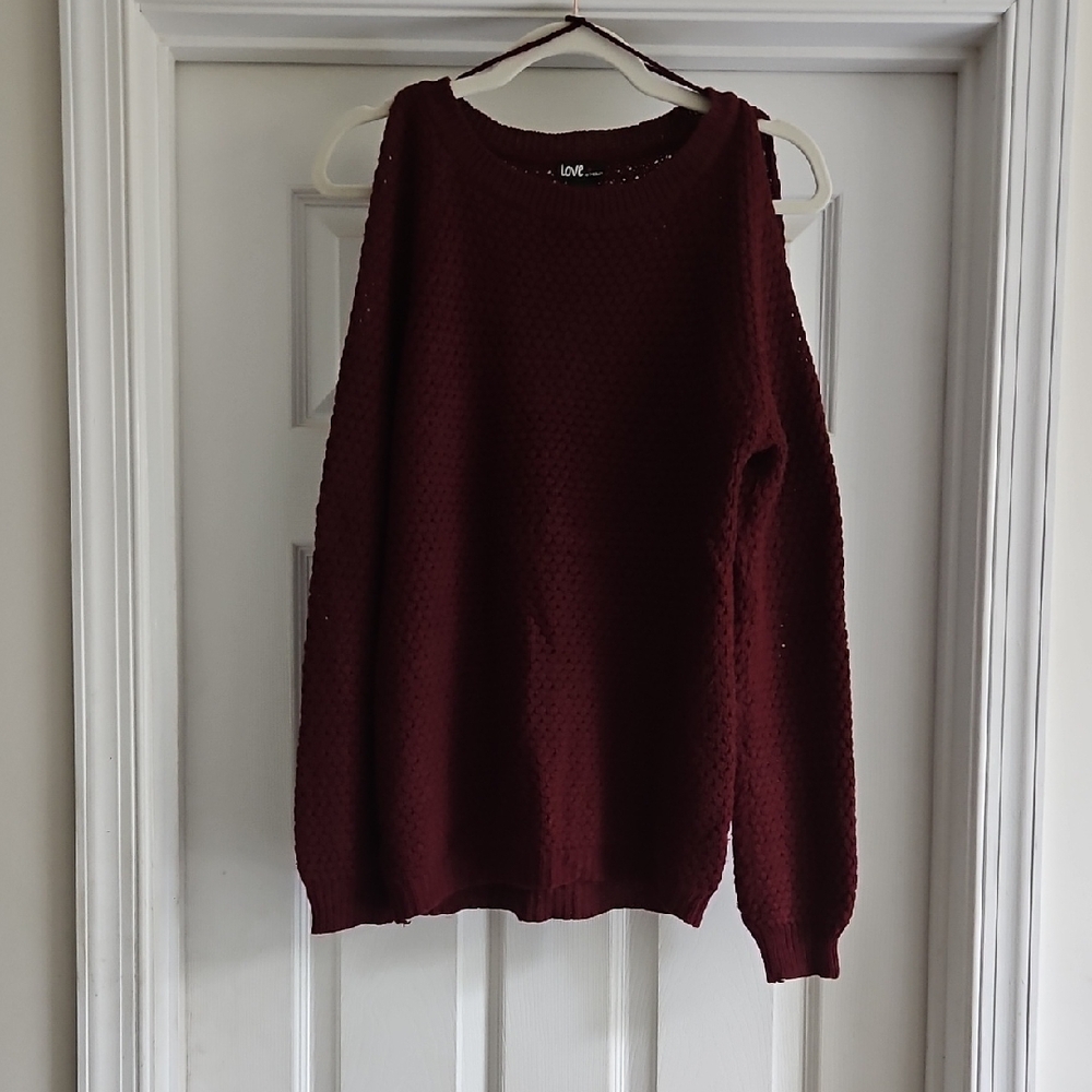 Love By Chelsea, Size Large, Burgundy Cold Shoulder Sweater